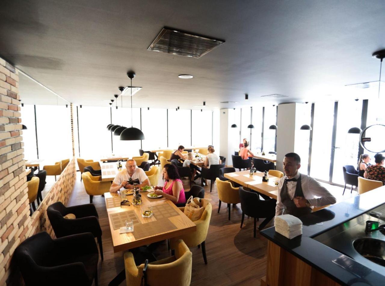 Alvin Comfort Hotel Kryemedhej Экстерьер фото