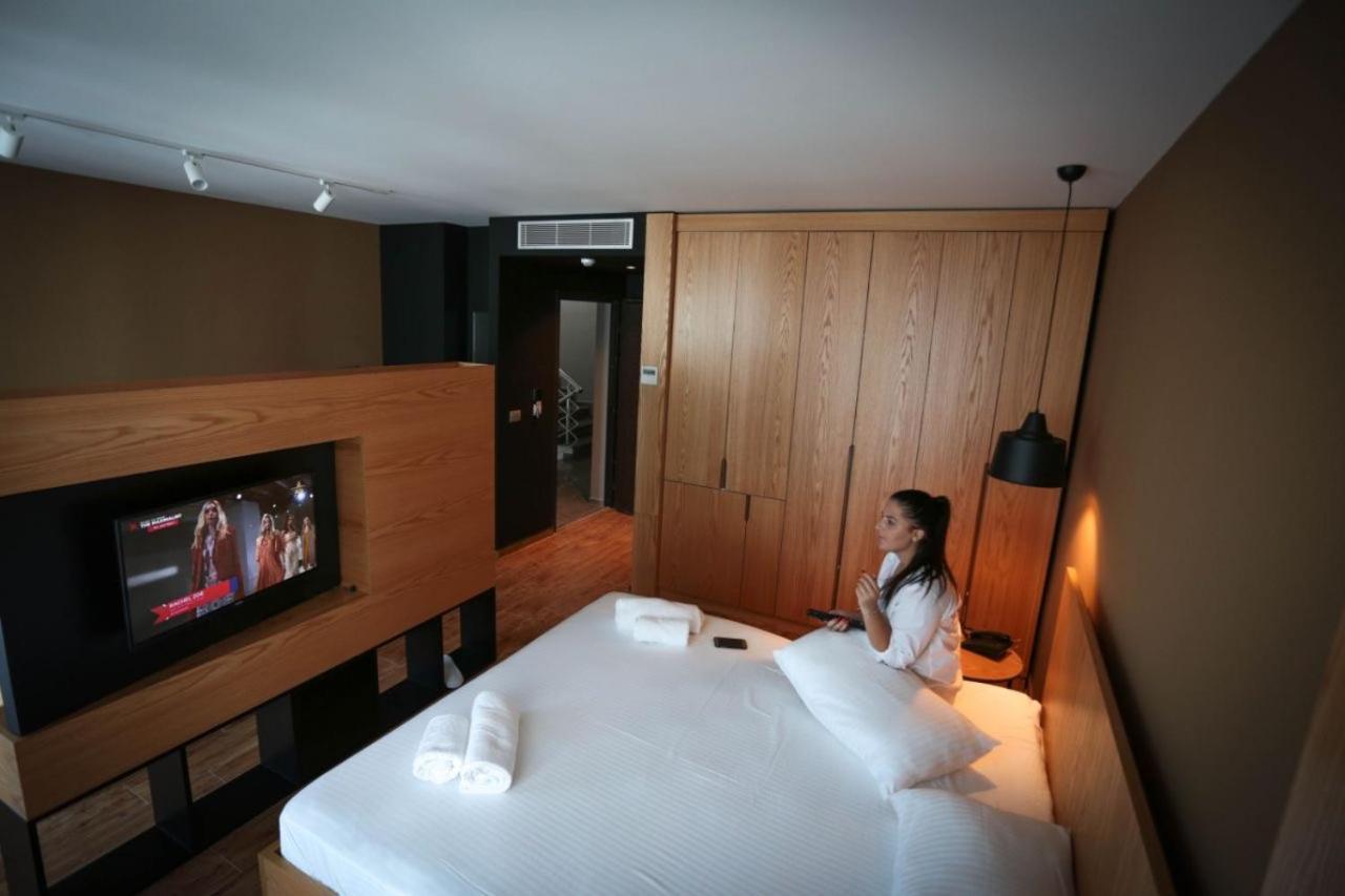 Alvin Comfort Hotel Kryemedhej Экстерьер фото